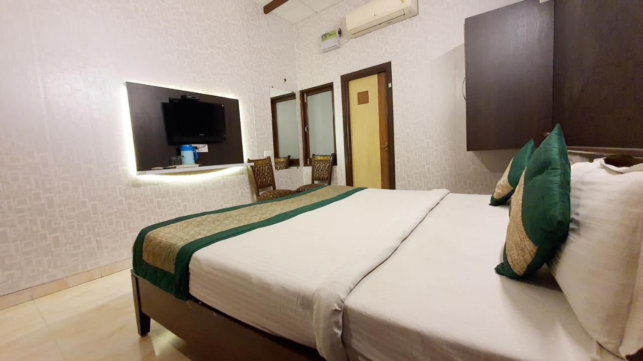 Hotel Amritsar Inn Esterno foto
