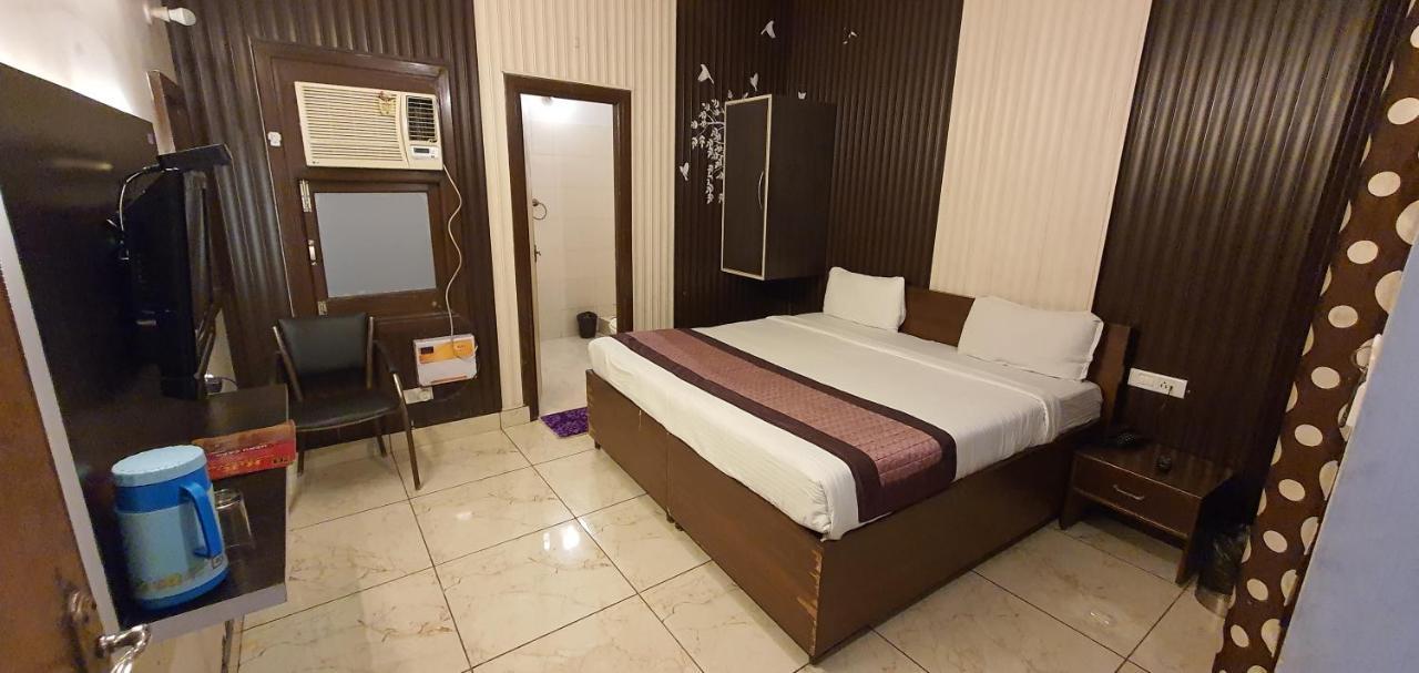 Hotel Amritsar Inn Esterno foto
