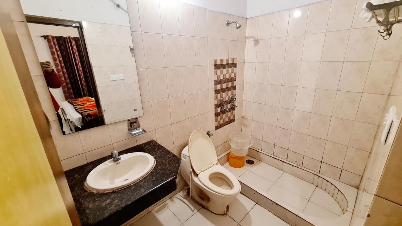Hotel Amritsar Inn Esterno foto